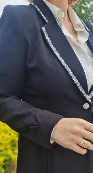 Double Yakası Taşlı Kadın Ceket