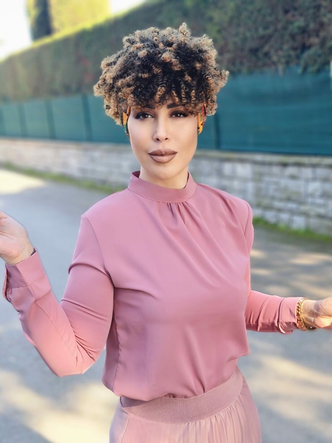 Şarmi Yuvarlak Yaka Kadın Bluz