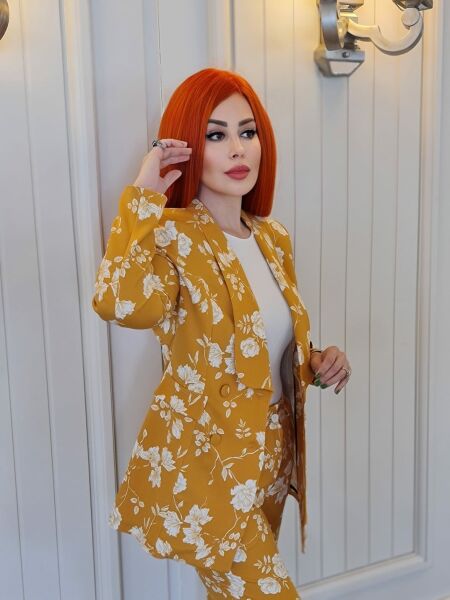 Double Beyaz Çiçek Desen 4 Düğmeli Ceket